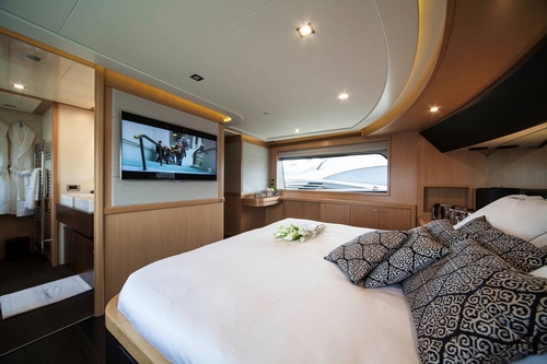 LE PETIT BATEAU - Master Cabin on Mian Deck 2