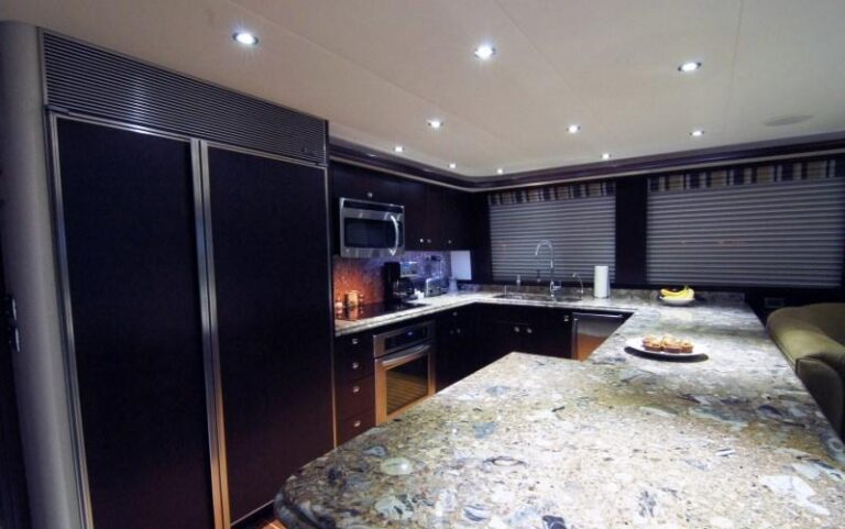 LINE DRIVE -  Galley