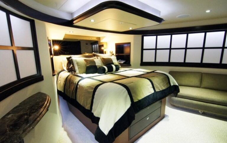 LINE DRIVE -  VIP Cabin