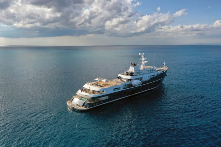 Motor Yacht AQUA LARES