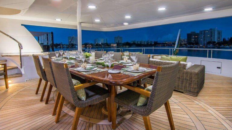 Alfresco Dining