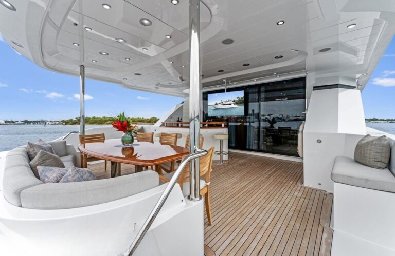 Exterior Relaxation Area With Dining