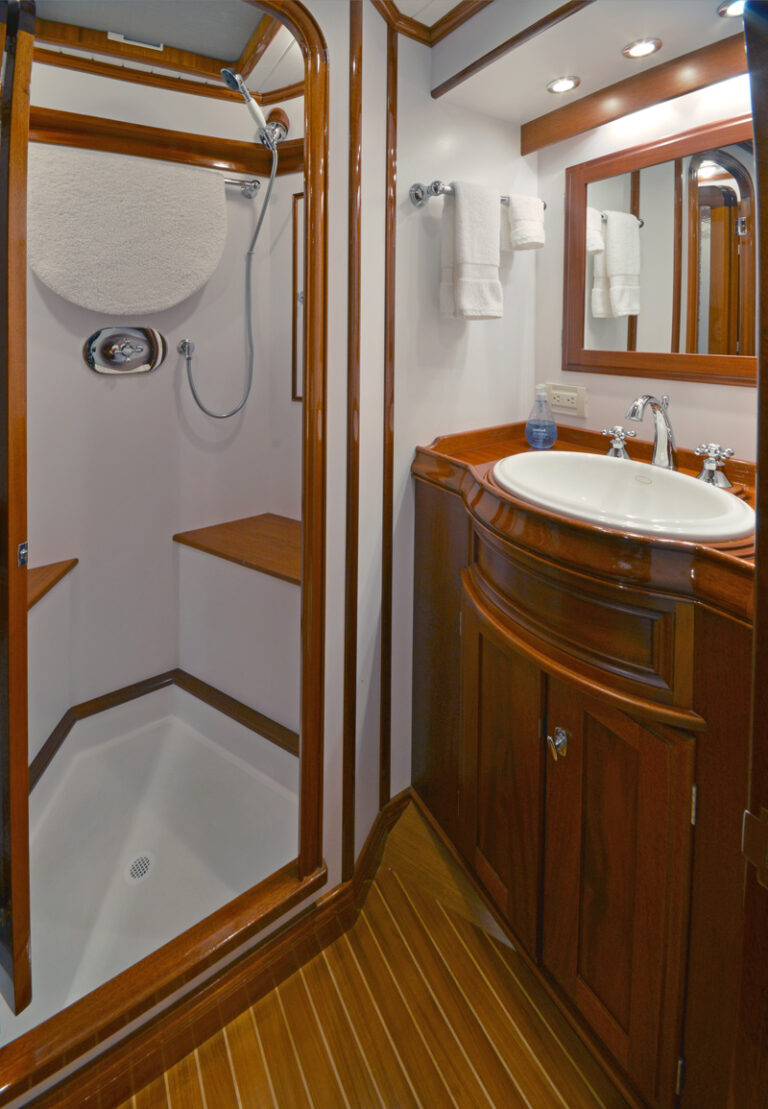 LYMAN MORSE Yacht EXCELLENCE - Guest Ensuite 2