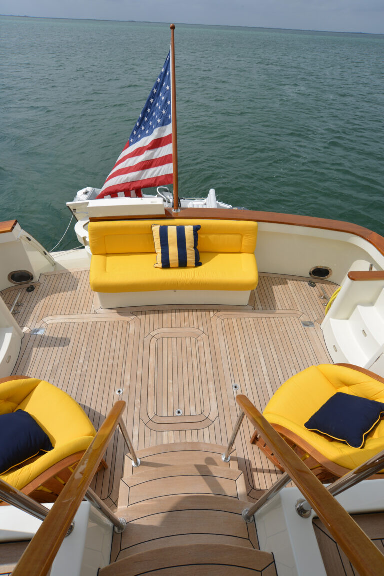 LYMAN MORSE Yacht EXCELLENCE - Spacious Deck