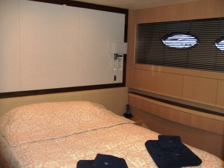 Lady Beatrice - Double Cabin