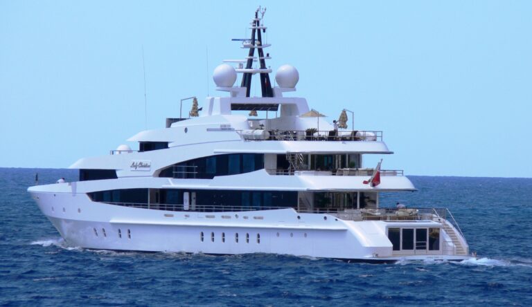 Lady Christina Exterior