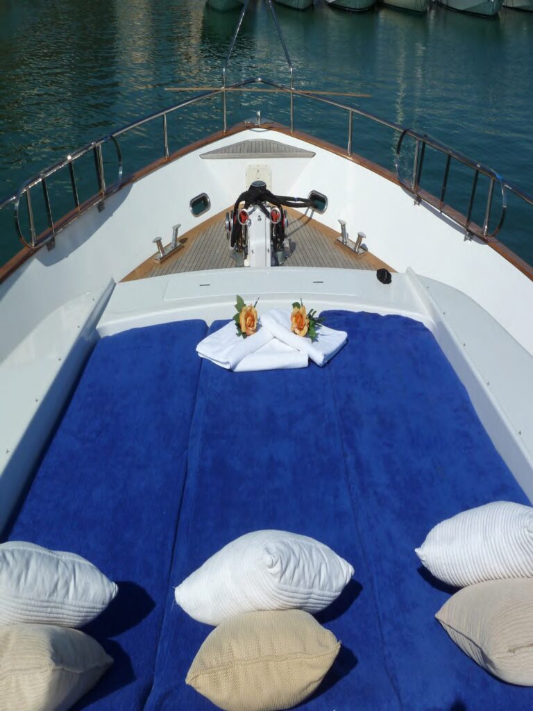 Lady Tatiana of London - Foredeck with Sunpads