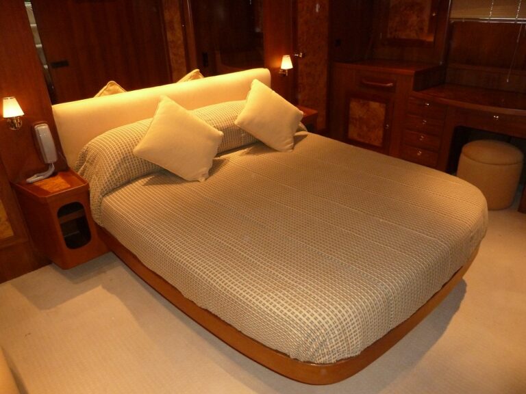 Lady Tatiana of London - VIP Cabin