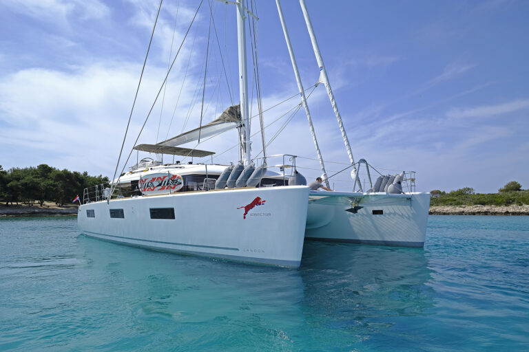 Lagoon 620 ADRIATIC TIGER - In a bay