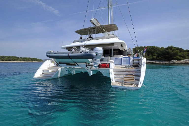 Lagoon 620 ADRIATIC TIGER - Stern with swim platform