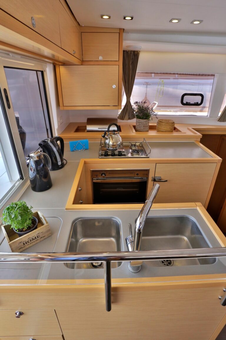 Lagoon catamaran NEW HORIZONS - 008