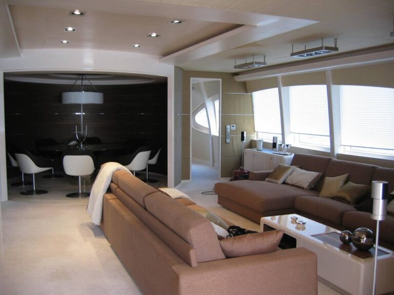 Charter yacht Lifestyle