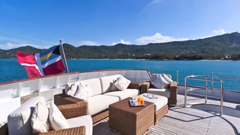 Lounge On Deck