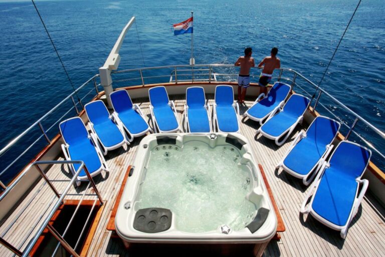 Luna - Sundeck