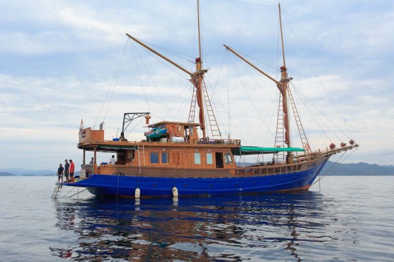 Luxury Phinisi Tiger Blue