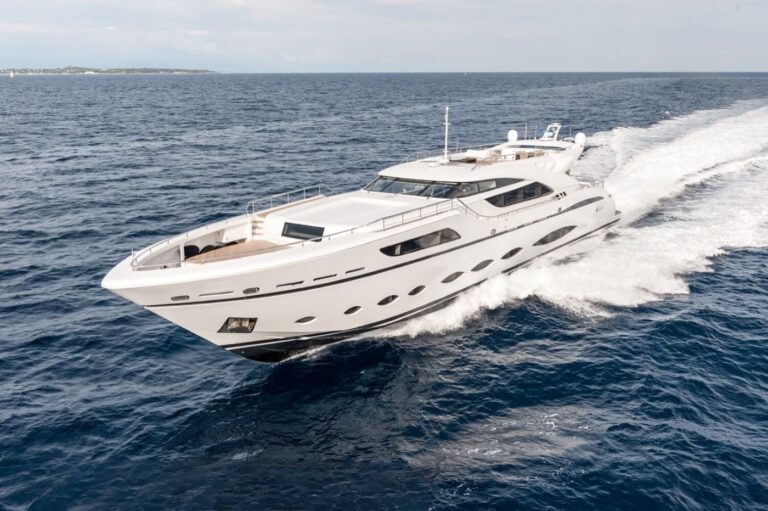 Luxury Superyacht FAST & FURIOUS