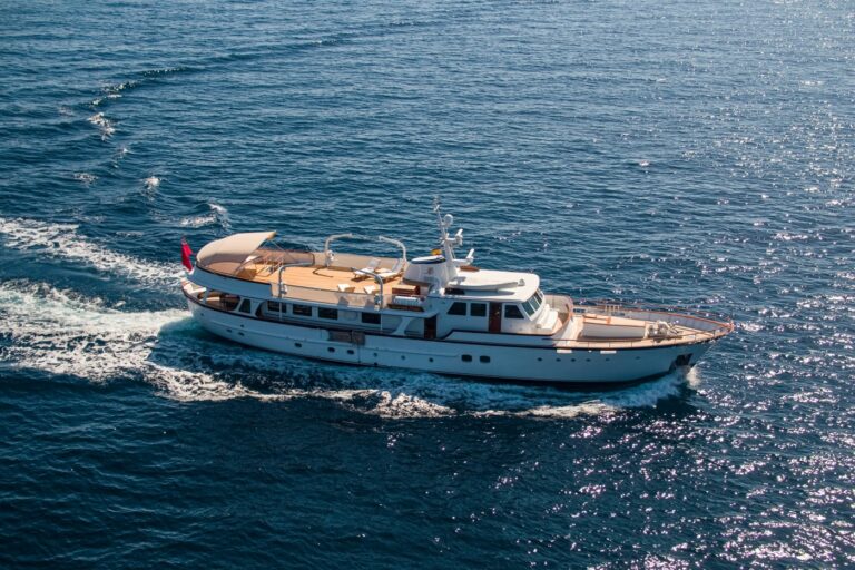 Luxury Superyacht HEAVENLY DAZE