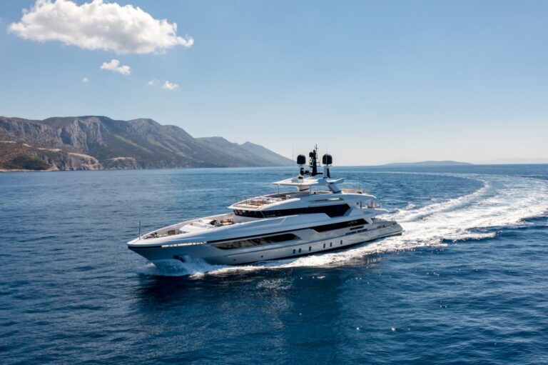 Luxury Superyacht MY MAYVA