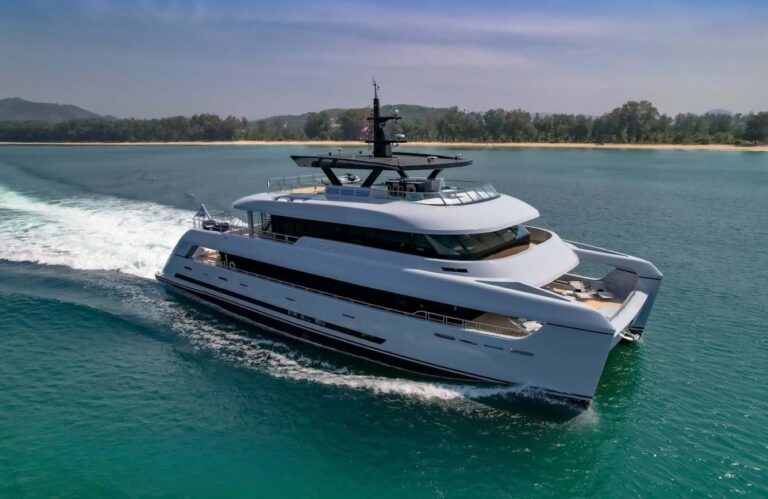 Luxury Superyacht SPACECAT