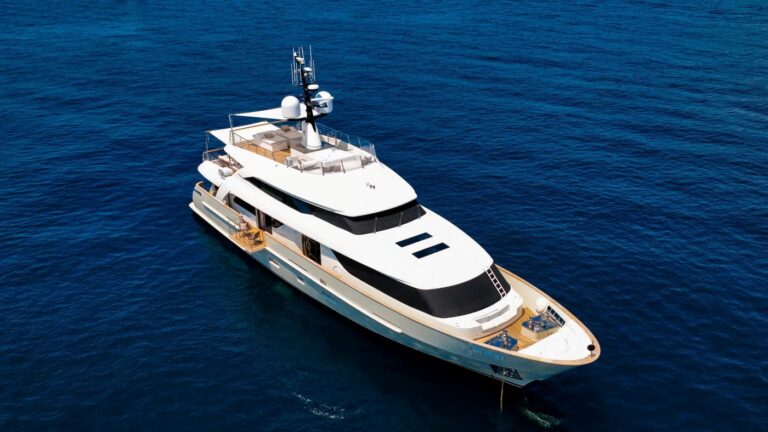 Luxury Superyacht TINY WAVE