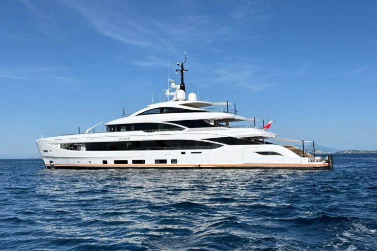 Luxury Superyacht XWAVE