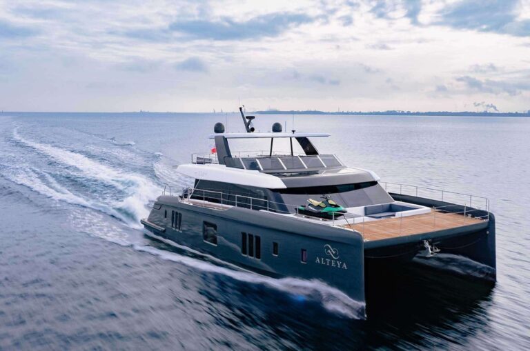 Luxury Superyacht ALTEYA