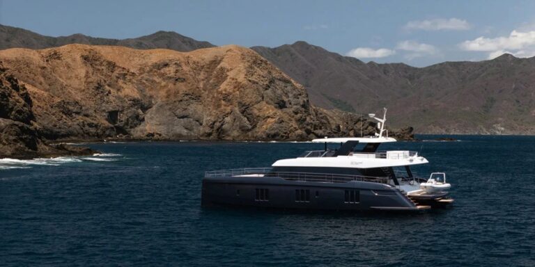 Luxury Superyacht COLIBRI
