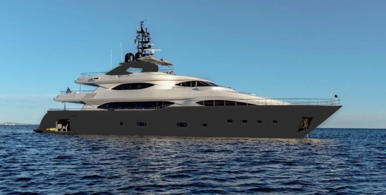Luxury Yacht AERO