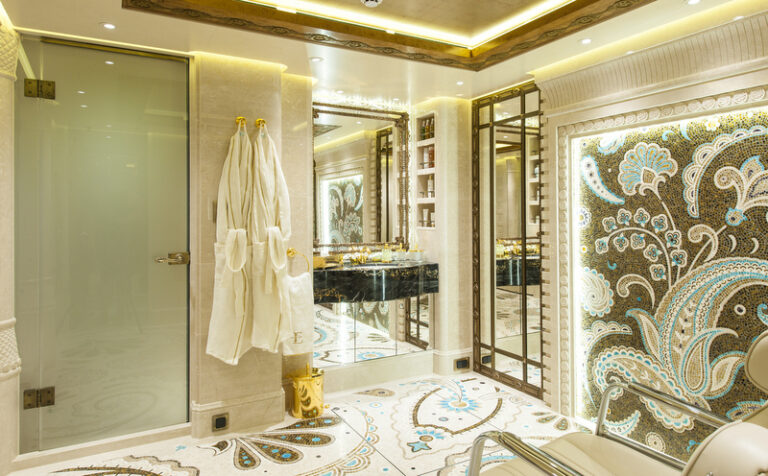 Luxury yacht ESTER III - Spa - Photo by Klaus Jordan