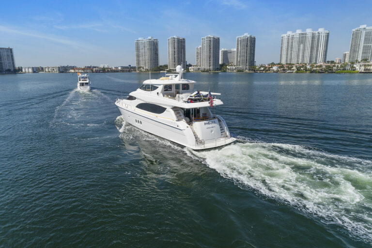 Luxury Yacht PANEUMA Aft View
