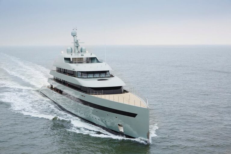 Luxury yacht Savannah underway - Photo by Feadship Royal Dutch Shipyards