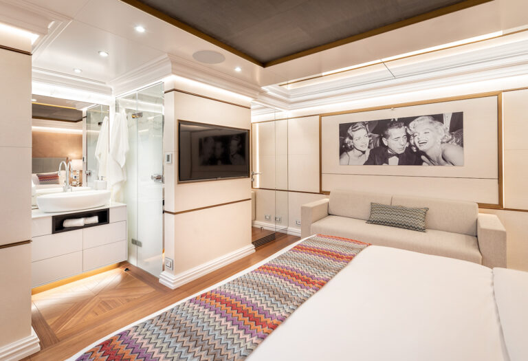 Double Cabin Detail