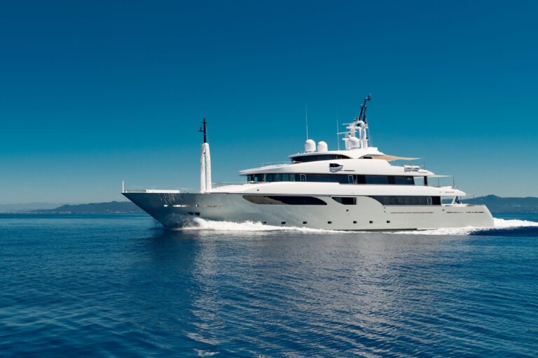 55M DISPLACEMENT LUXURY SUPERYACHT