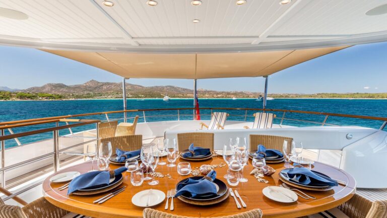 Aft Deck Dining Set Up