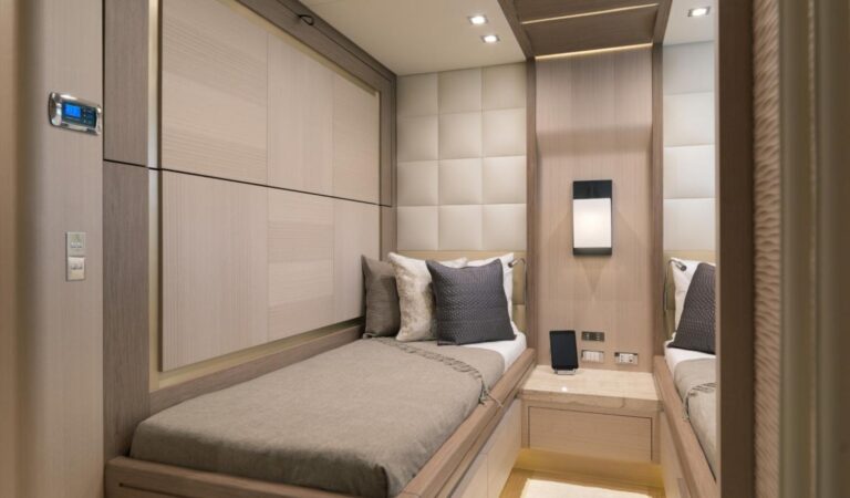 Twin Cabin With Pullman