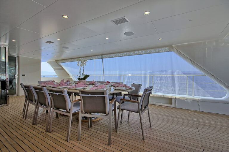 Aft Deck Alfresco Dining