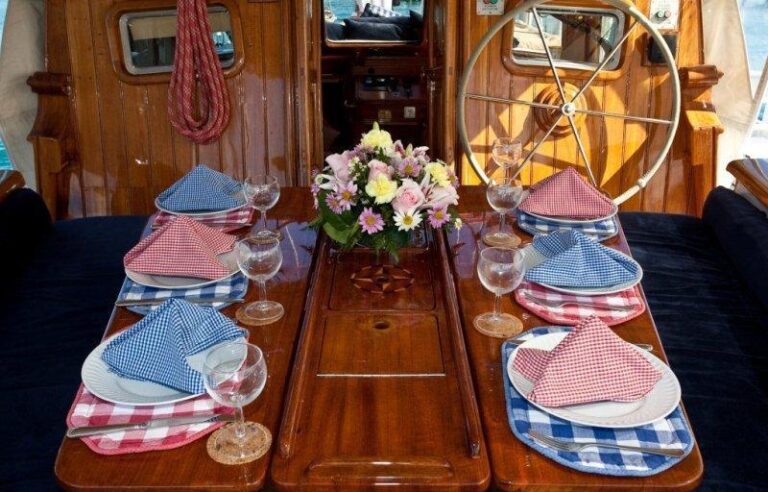 MALAIKA - Cockpit Dining