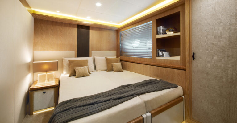 MCY 86 Yacht - Guest Cabin