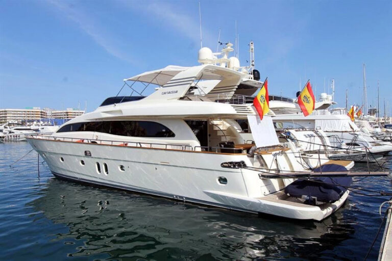 MISS CAROLINA Yacht