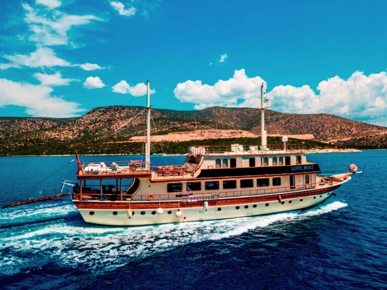 M/S LOVE BOAT - Profile