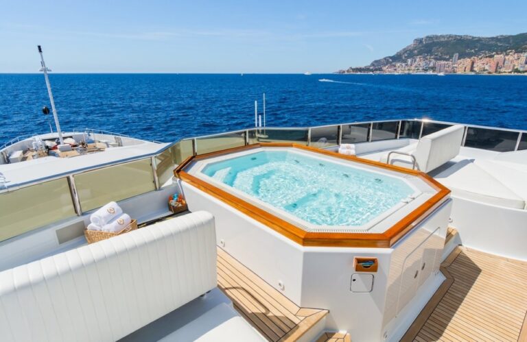 Exterior Sunbathing Area