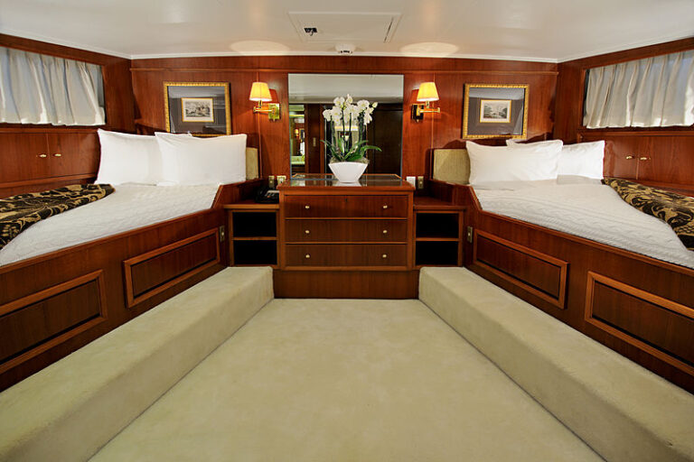 Twin Cabin