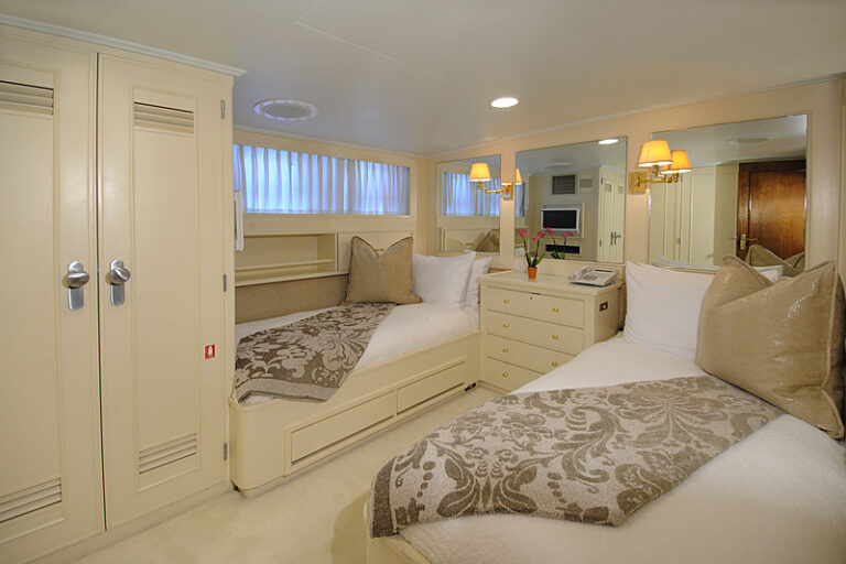 Twin Cabin