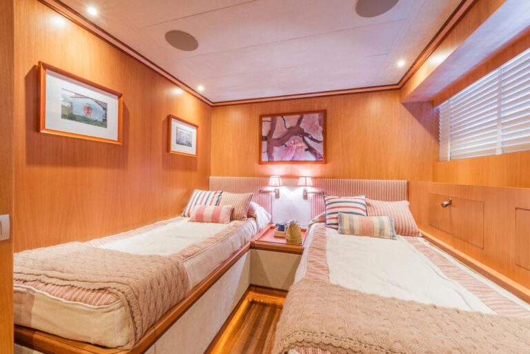 Twin Cabin