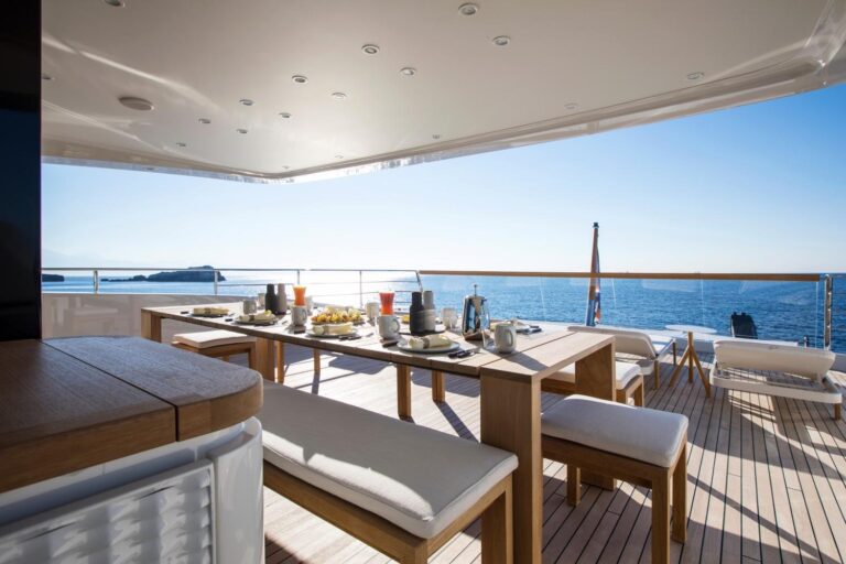 Aft Deck Alfresco Dining