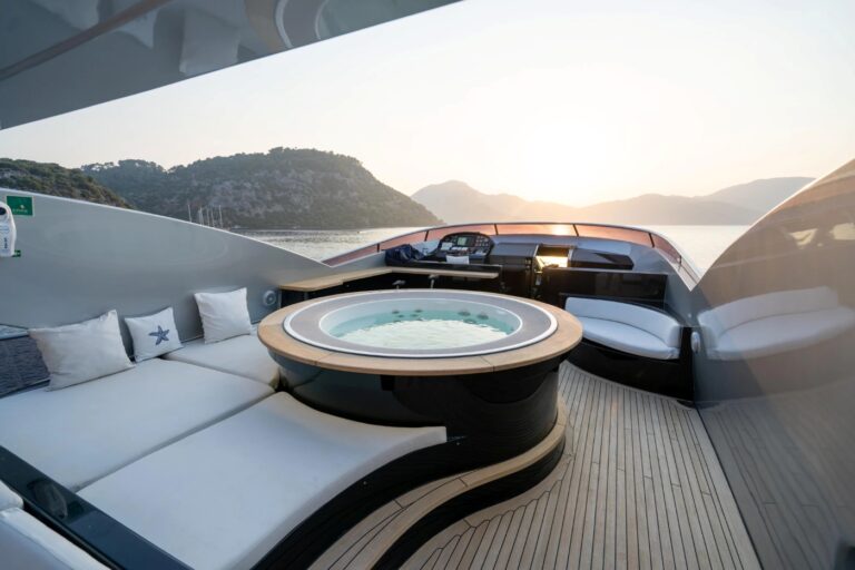 Exterior Sunbathing Area