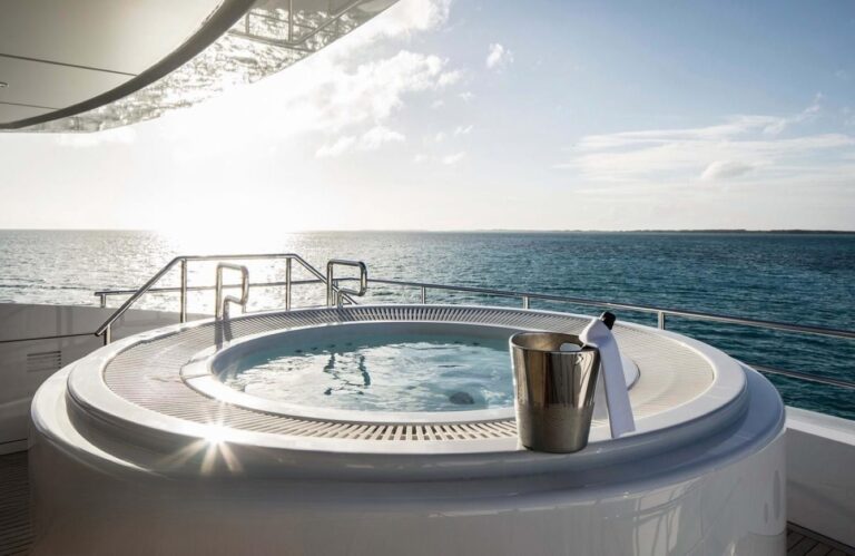 Exterior Sunbathing Area