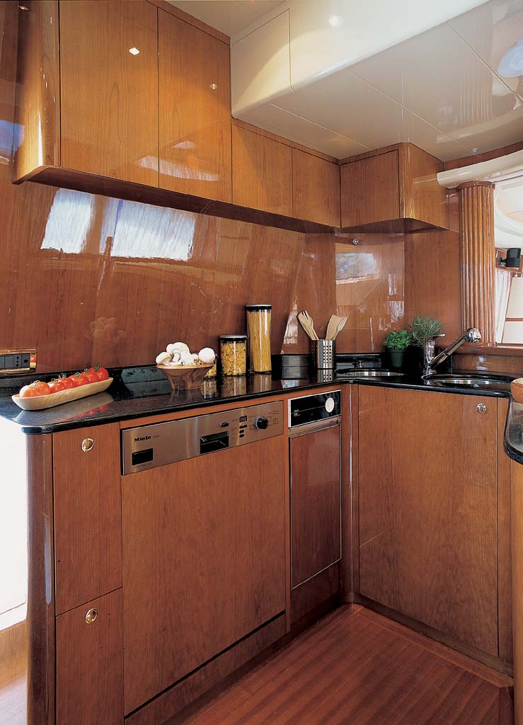 MOTOR YACHT IRIS - Galley