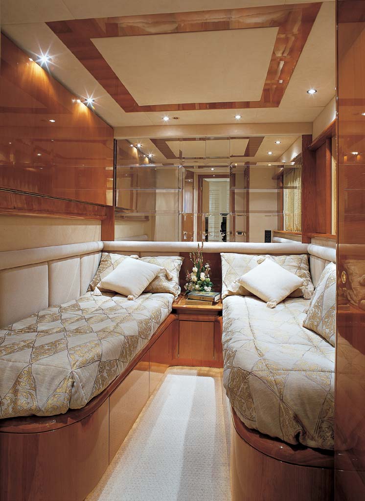 MOTOR YACHT IRIS - Twin cabin