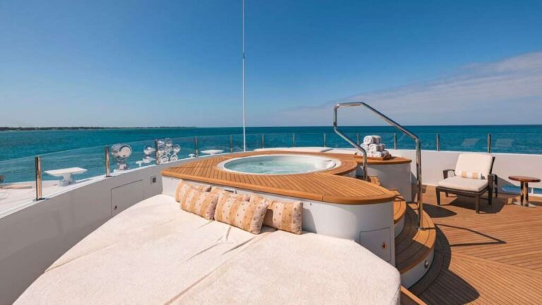 Exterior Sunbathing Area